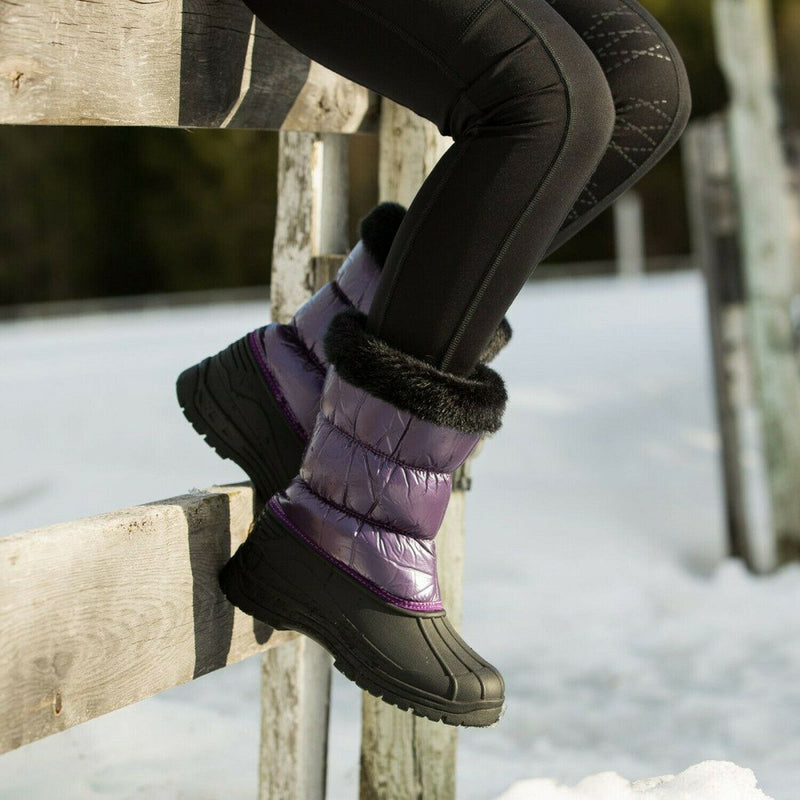 Girl wearing Horze Sedona Girls Snow Boots Winter Boots