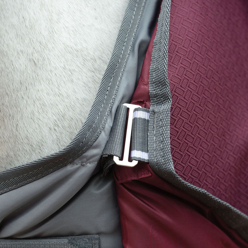 Adjustable Strap Maroon/Grey/White Weatherbeeta Comfitec Plus Dynamic II Detach-A-Neck Medium Turnout Blanket